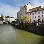 Apartma Tromostovje